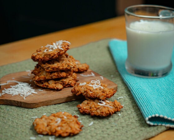 Thin Oat Ginger Crisps